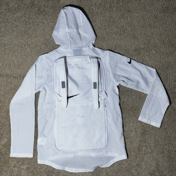 Nike Tech Boys (big kids) Backpack-it Packable Jacket - Picture 3 of 5